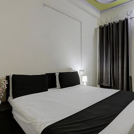 Hotel O Thirty Inns Noida Ngoại thất bức ảnh