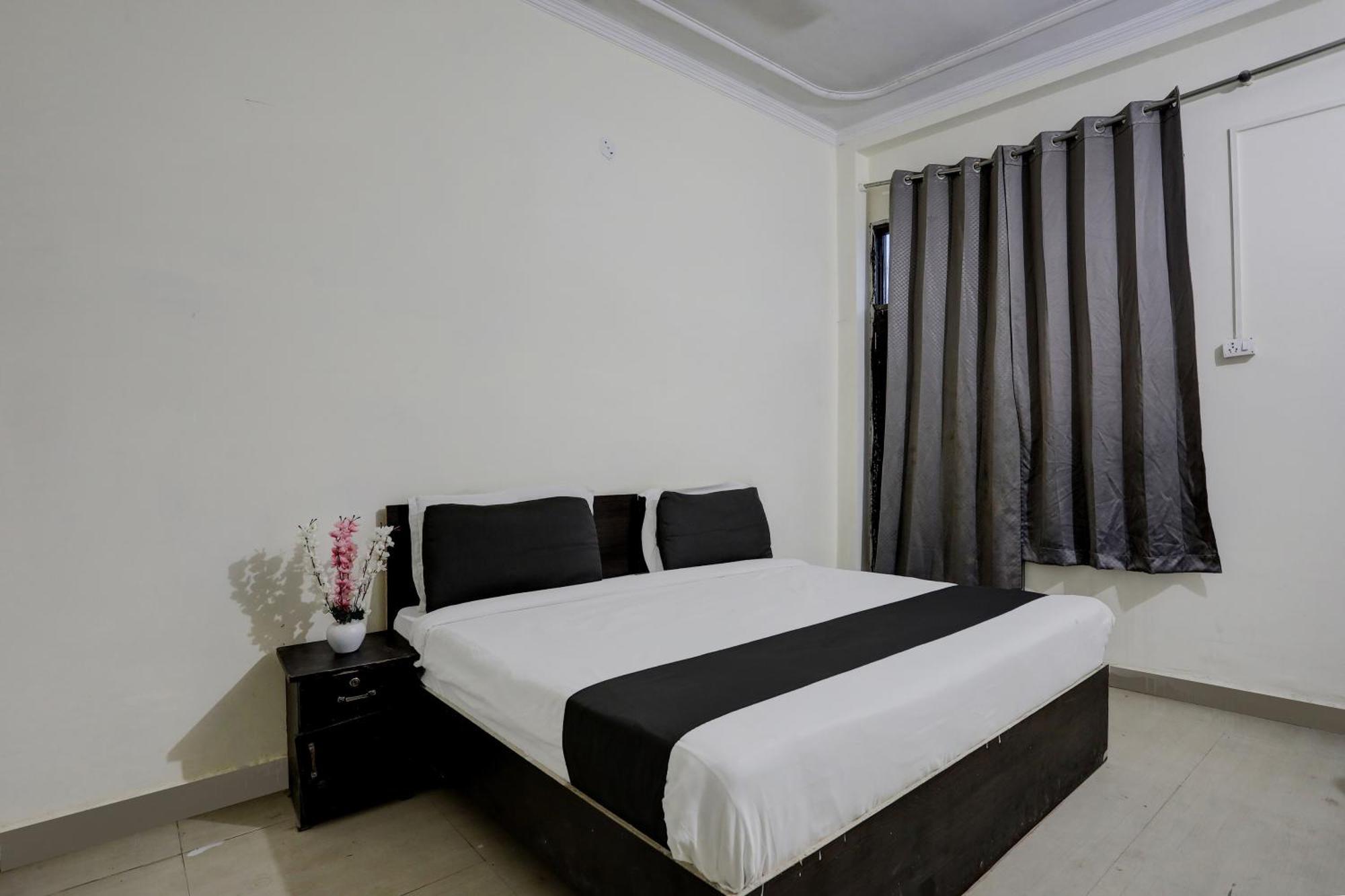 Hotel O Thirty Inns Noida Ngoại thất bức ảnh